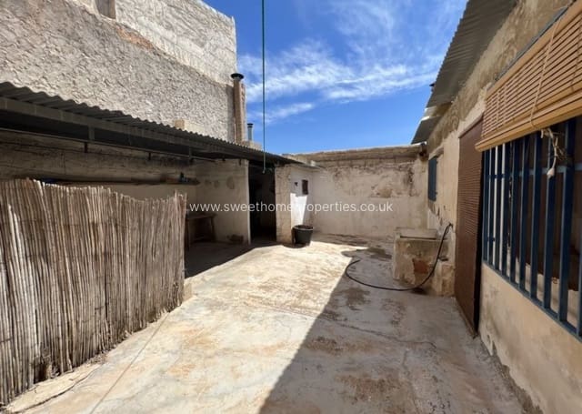 Casa de 5 habitaciones en Pinoso en venta - 83.000 € (Ref: 9809774)