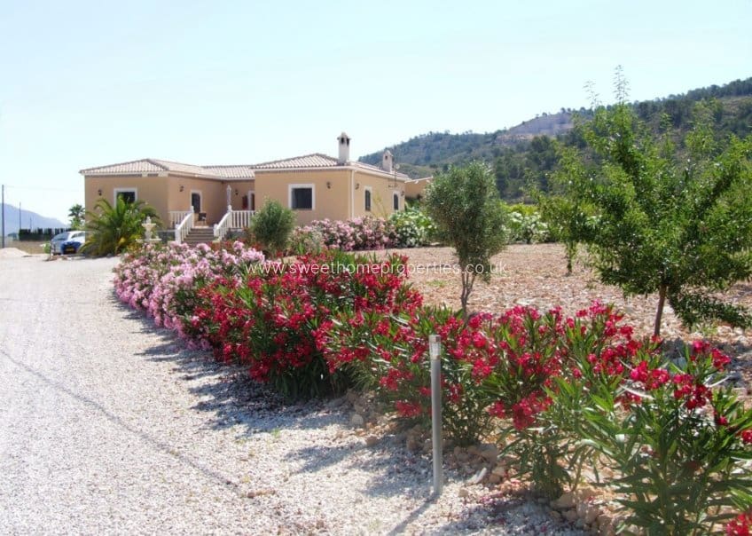 4 soveværelse Finca/Landehus til salg i Canada de la Lena med swimmingpool - € 350.000 (Ref: 9809775)