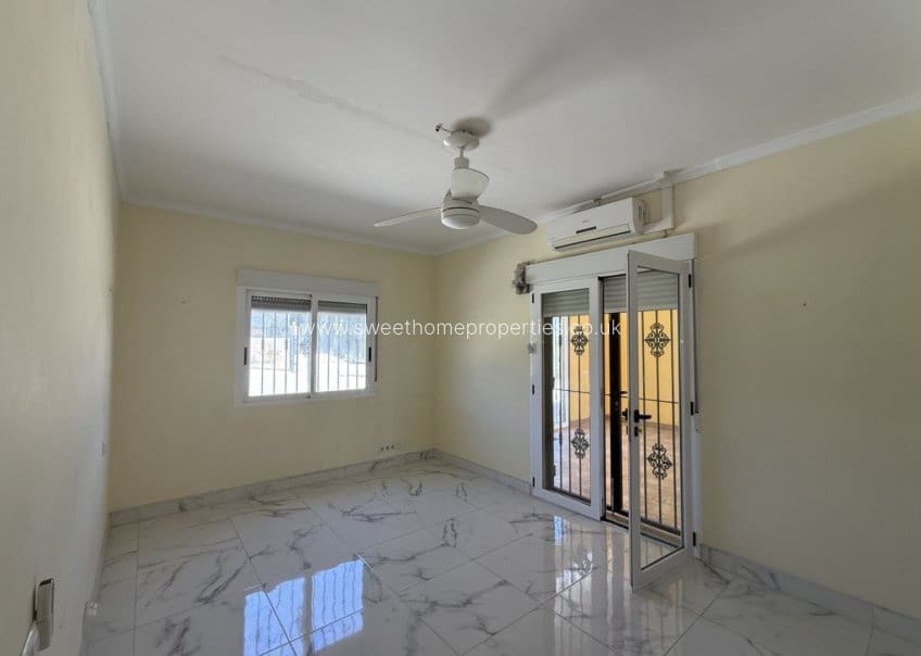 3 quarto Quinta/Casa Rural para venda em Pinoso com piscina garagem - 300 000 € (Ref: 9809776)