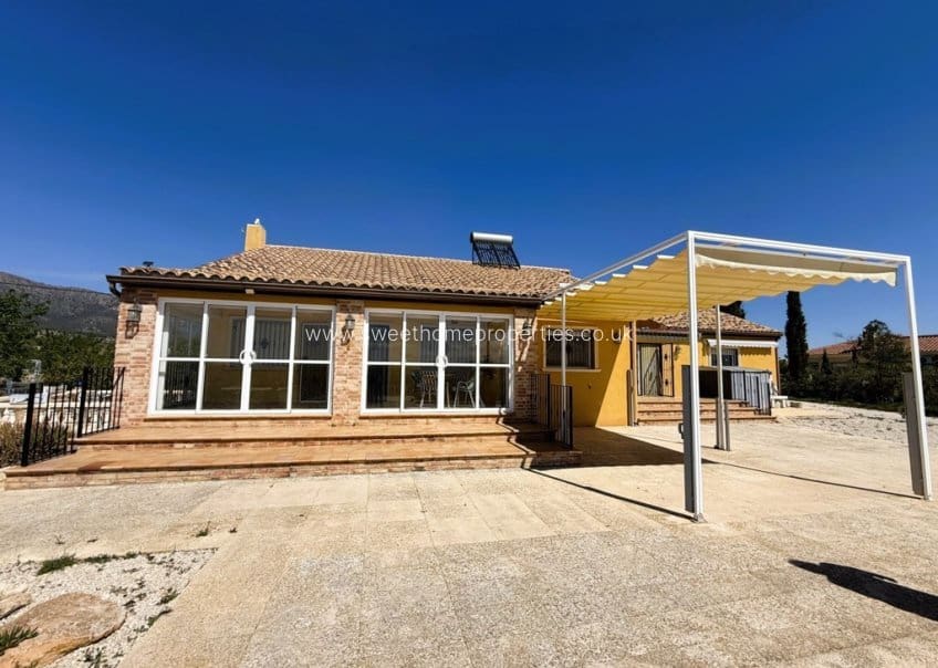 3 quarto Quinta/Casa Rural para venda em Pinoso com piscina garagem - 300 000 € (Ref: 9809776)