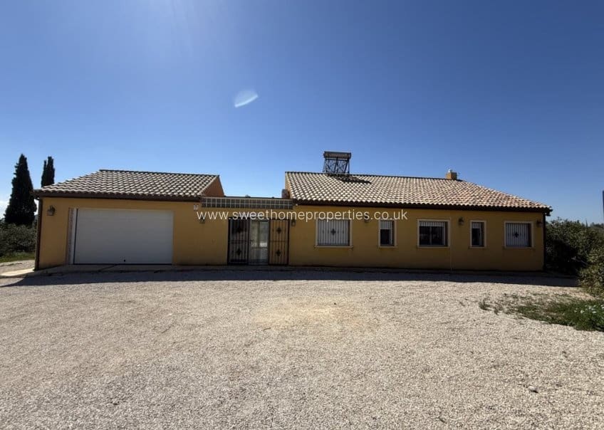3 quarto Quinta/Casa Rural para venda em Pinoso com piscina garagem - 300 000 € (Ref: 9809776)
