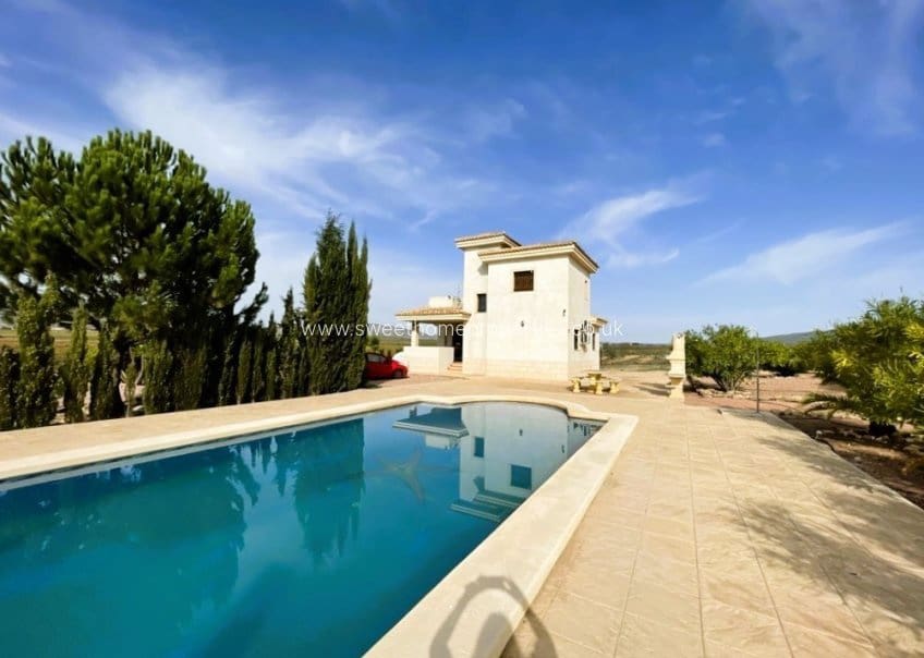 4 slaapkamer Finca/Landhuis te koop in Pinoso met zwembad garage - € 300.000 (Ref: 9810368)
