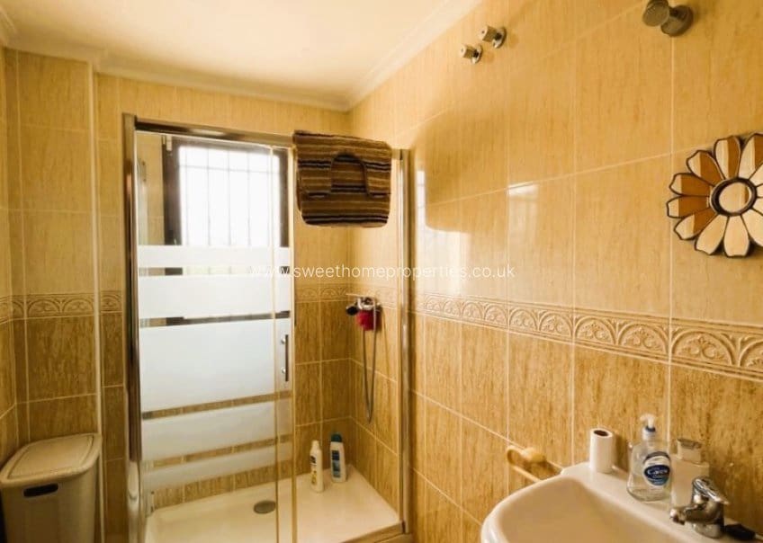 4 slaapkamer Finca/Landhuis te koop in Pinoso met zwembad garage - € 300.000 (Ref: 9810368)