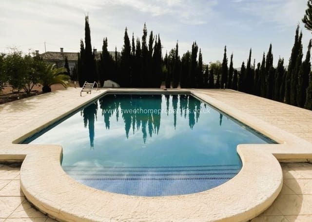 4 slaapkamer Finca/Landhuis te koop in Pinoso met zwembad garage - € 300.000 (Ref: 9810368)