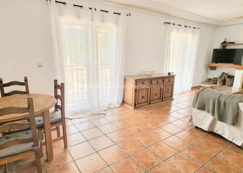 4 sypialnia Finka/Dom wiejski na sprzedaż w La Romana z basenem garażem - 345 000 € (Ref: 9815003)