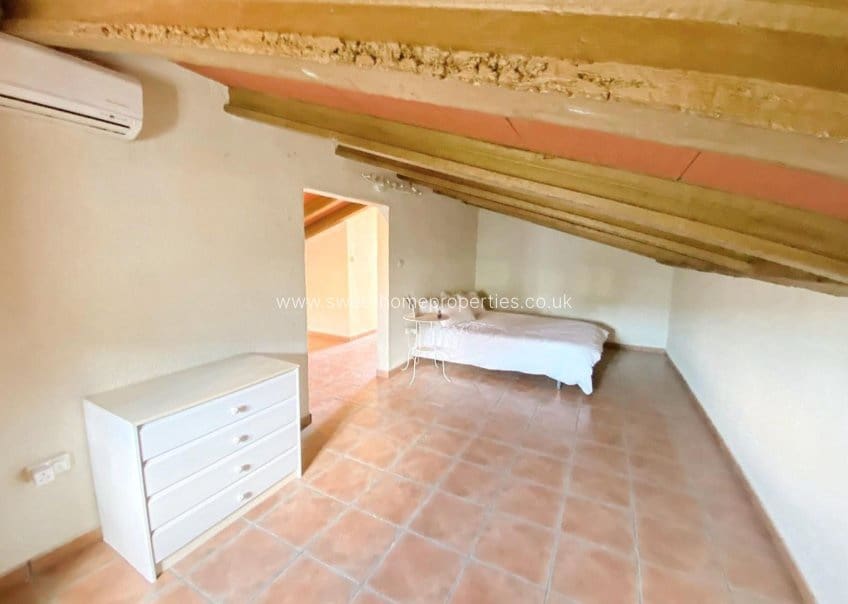 4 sypialnia Finka/Dom wiejski na sprzedaż w La Romana z basenem garażem - 345 000 € (Ref: 9815003)