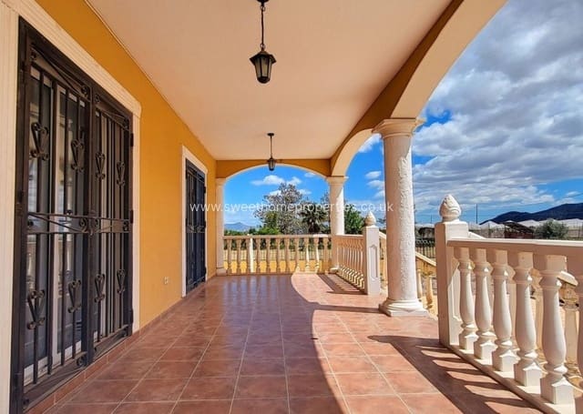 4 sypialnia Finka/Dom wiejski na sprzedaż w La Romana z basenem garażem - 345 000 € (Ref: 9815003)