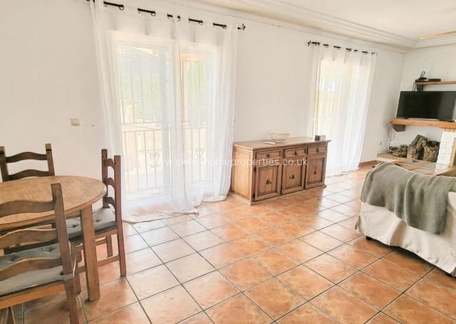 4 sypialnia Finka/Dom wiejski na sprzedaż w La Romana z basenem garażem - 345 000 € (Ref: 9815003)
