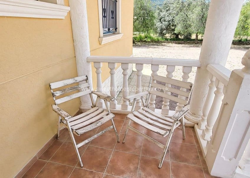 4 sypialnia Finka/Dom wiejski na sprzedaż w La Romana z basenem garażem - 345 000 € (Ref: 9815003)