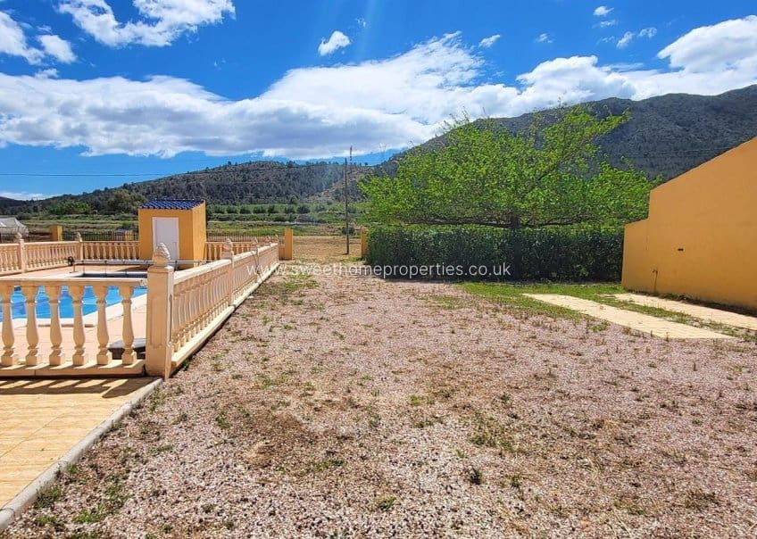 4 sypialnia Finka/Dom wiejski na sprzedaż w La Romana z basenem garażem - 345 000 € (Ref: 9815003)