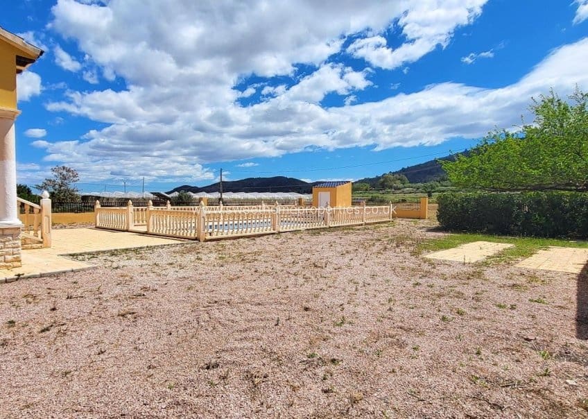 4 sypialnia Finka/Dom wiejski na sprzedaż w La Romana z basenem garażem - 345 000 € (Ref: 9815003)