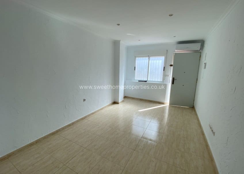 Casa de 4 habitaciones en Salinas en venta con garaje - 125.000 € (Ref: 9815091)
