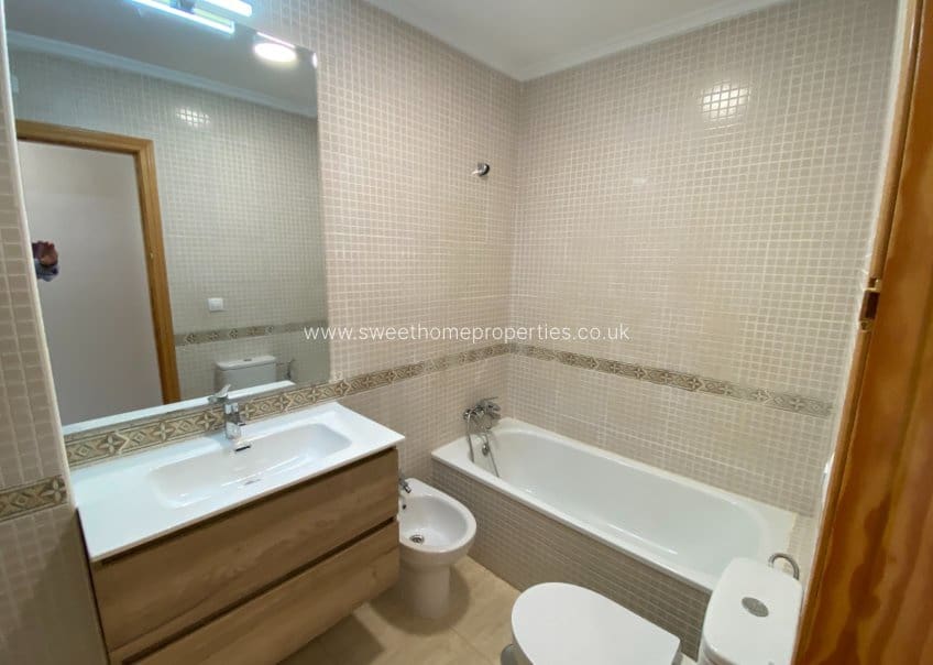 Casa de 4 habitaciones en Salinas en venta con garaje - 125.000 € (Ref: 9815091)