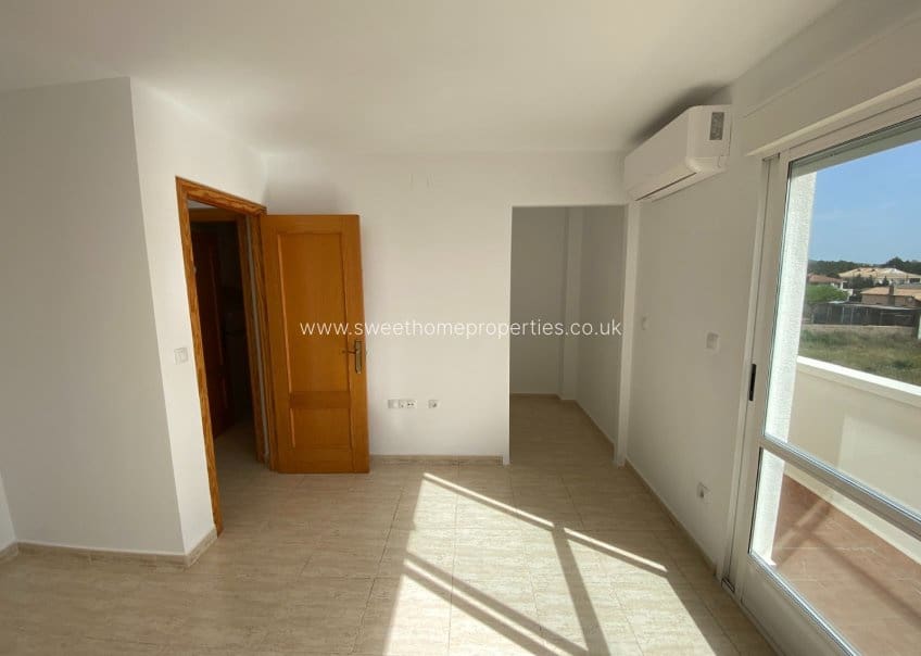 Casa de 4 habitaciones en Salinas en venta con garaje - 125.000 € (Ref: 9815091)