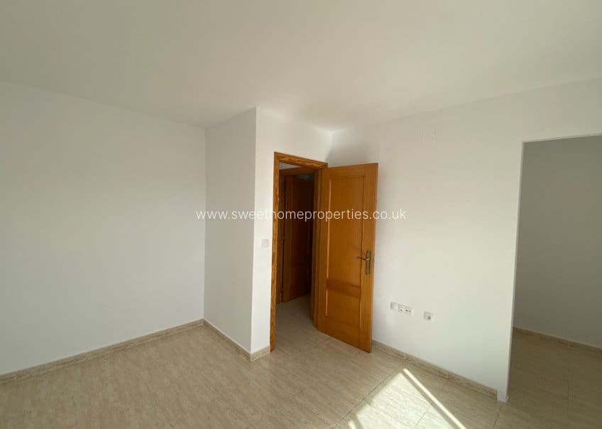 Casa de 4 habitaciones en Salinas en venta con garaje - 125.000 € (Ref: 9815091)