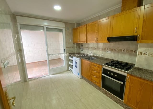 Casa de 4 habitaciones en Salinas en venta con garaje - 125.000 € (Ref: 9815091)