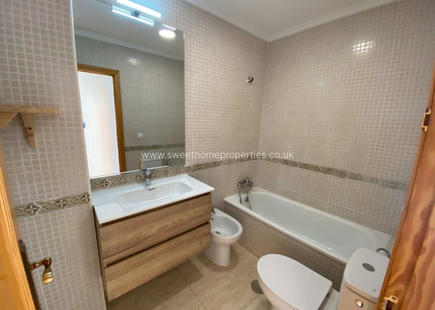 Casa de 4 habitaciones en Salinas en venta con garaje - 125.000 € (Ref: 9815091)