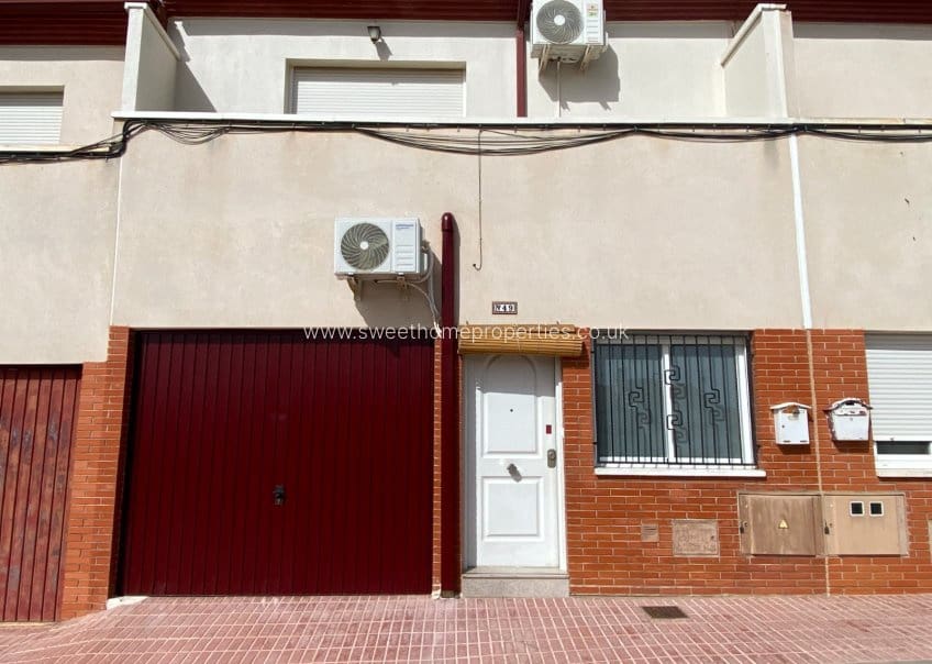 Casa de 4 habitaciones en Salinas en venta con garaje - 125.000 € (Ref: 9815091)