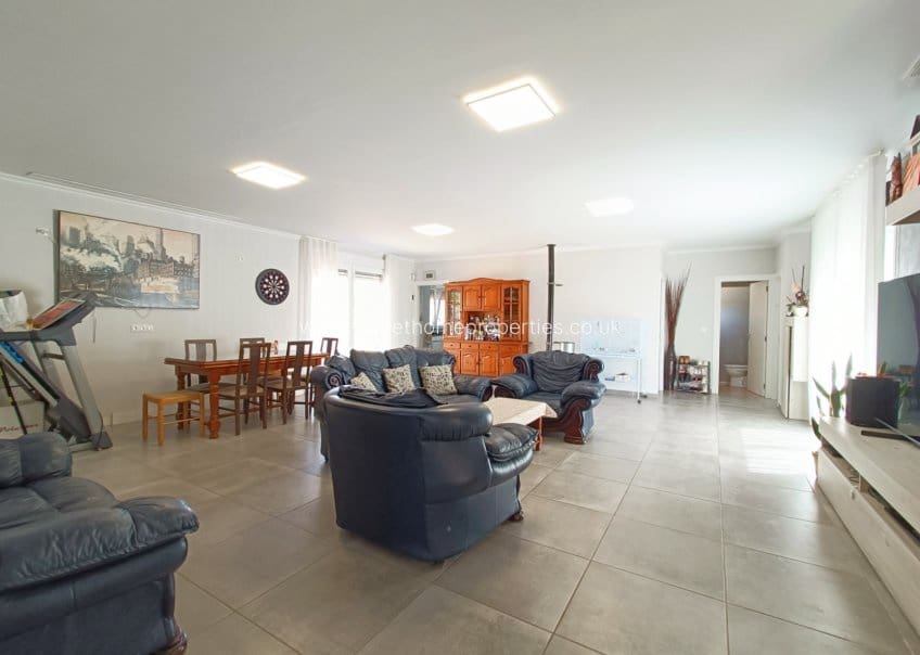 4 sypialnia Finka/Dom wiejski na sprzedaż w Pinoso z basenem - 420 000 € (Ref: 9818409)