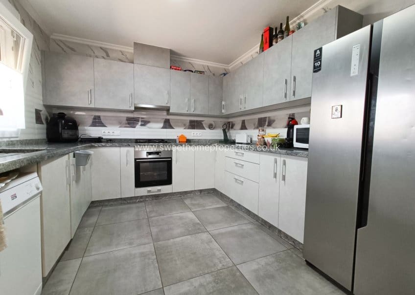 4 sypialnia Finka/Dom wiejski na sprzedaż w Pinoso z basenem - 420 000 € (Ref: 9818409)