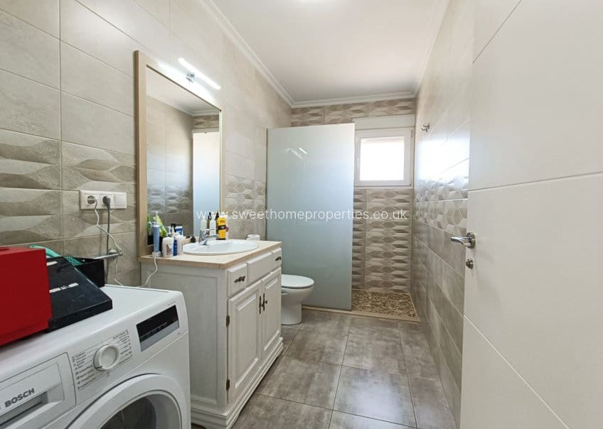 4 sypialnia Finka/Dom wiejski na sprzedaż w Pinoso z basenem - 420 000 € (Ref: 9818409)