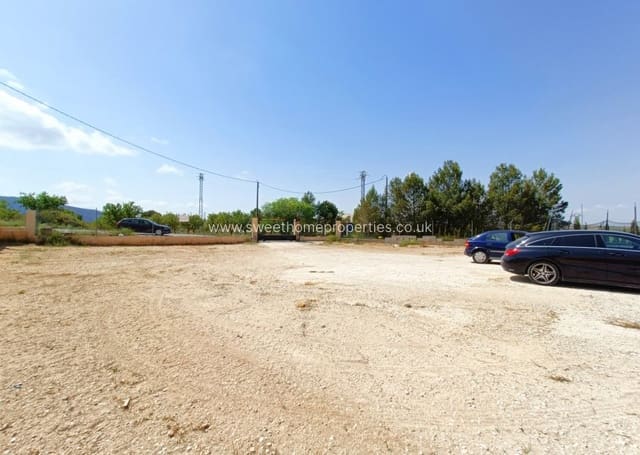 4 bedroom Finca/Country House for sale in Pinoso with pool - € 420,000 (Ref: 9818409)