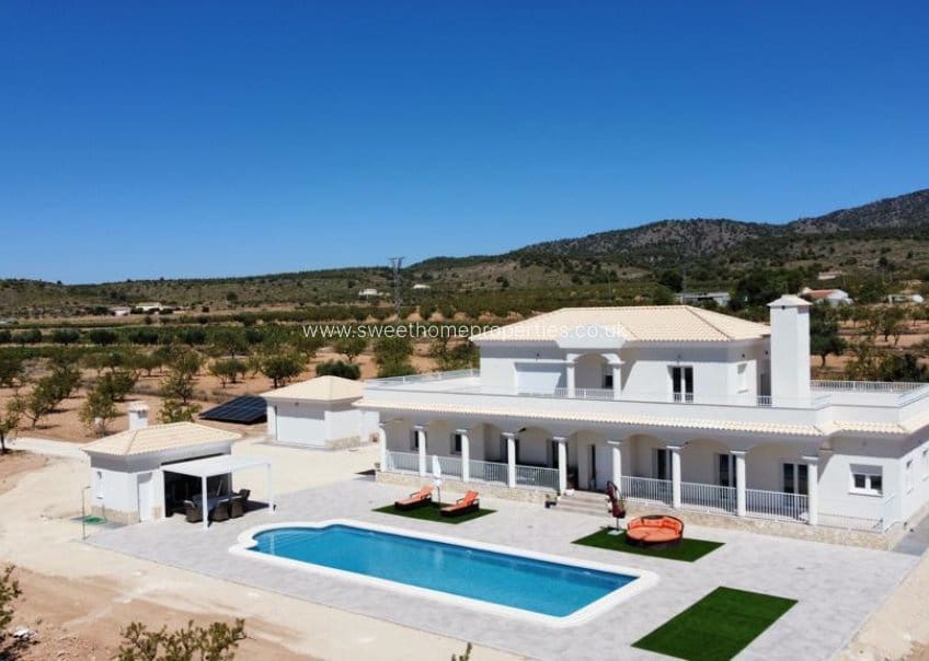 6 Zimmer Finca/Landgut zu verkaufen in Pinoso - 611.000 € (Ref: 9830366)