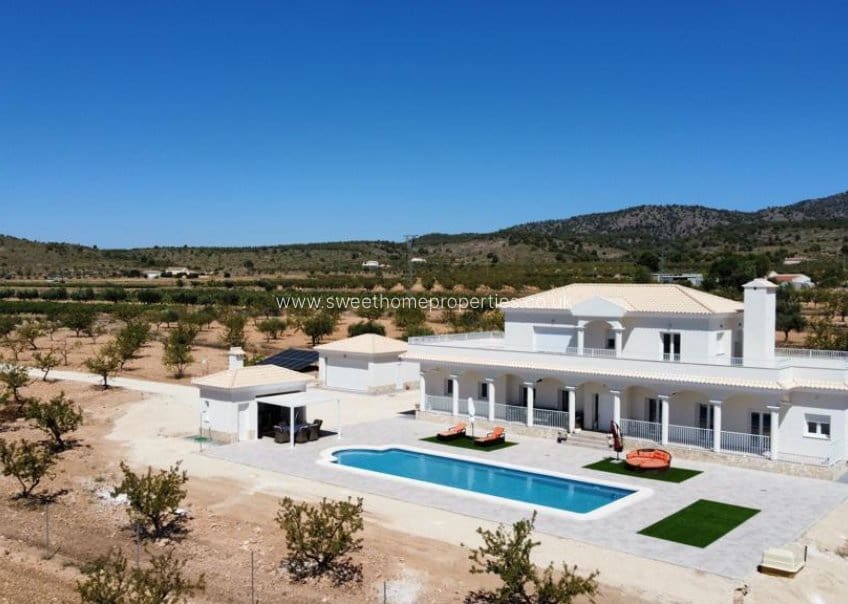 6 Zimmer Finca/Landgut zu verkaufen in Pinoso - 611.000 € (Ref: 9830366)