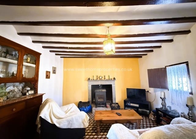 4 bedroom Finca/Country House for sale in Pinoso with pool - € 220,000 (Ref: 9830415)