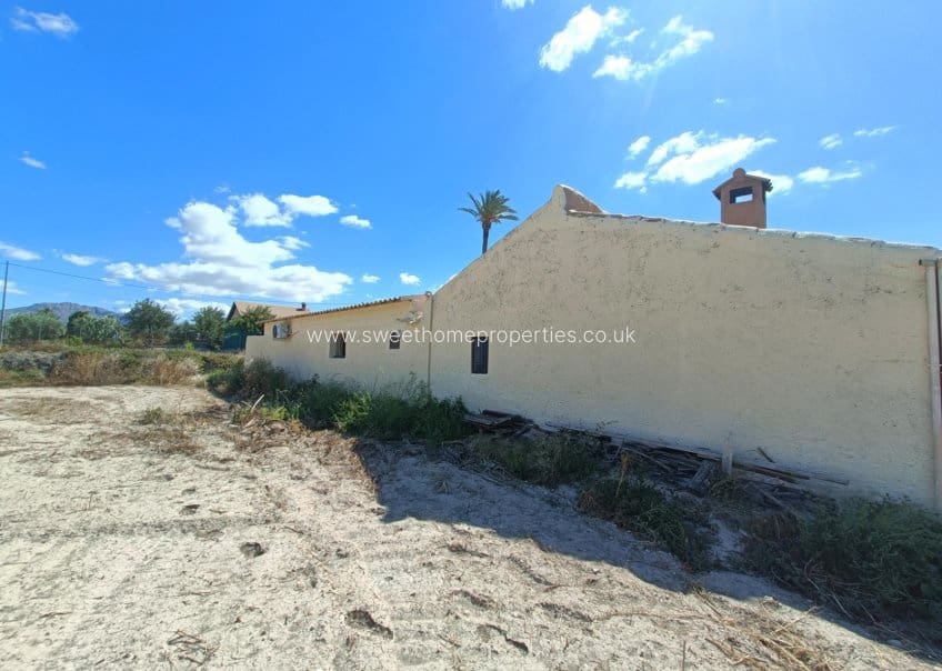 3 bedroom Finca/Country House for sale in Mahoya with pool garage - € 275,000 (Ref: 9841536)