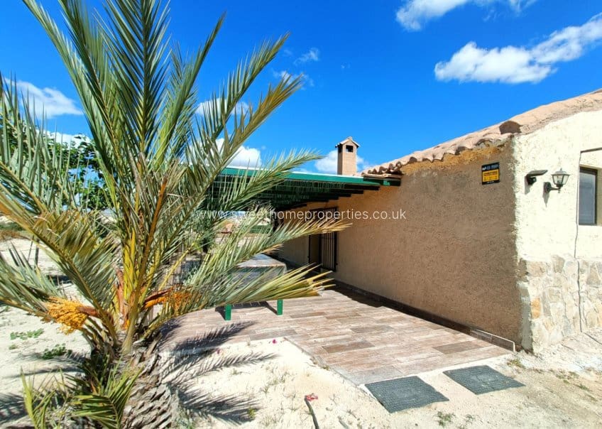 3 bedroom Finca/Country House for sale in Mahoya with pool garage - € 275,000 (Ref: 9841536)