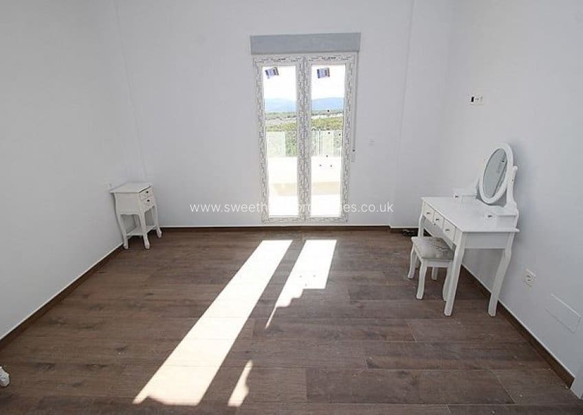 3 slaapkamer Finca/Landhuis te koop in Pinoso met zwembad - € 375.000 (Ref: 9848071)