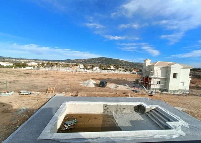 3 soveværelse Finca/Landehus til salg i Pinoso med swimmingpool - € 375.000 (Ref: 9848071)