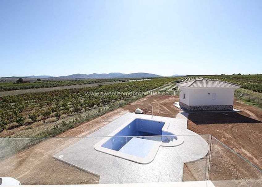 3 slaapkamer Finca/Landhuis te koop in Pinoso met zwembad - € 375.000 (Ref: 9848071)