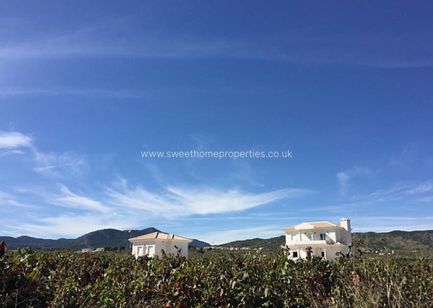 3 slaapkamer Finca/Landhuis te koop in Pinoso met zwembad - € 375.000 (Ref: 9848071)