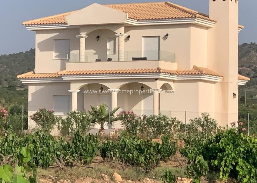 3 slaapkamer Finca/Landhuis te koop in Pinoso met zwembad - € 375.000 (Ref: 9848071)
