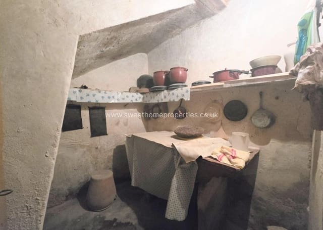 5 soverom Hus til salgs i Hondón de los Frailes med svømmebasseng - € 52 000 (Ref: 9850560)
