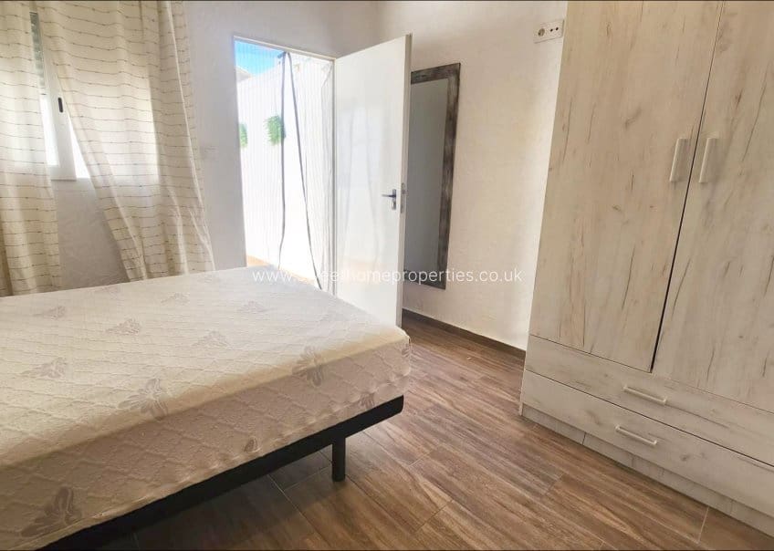 2 bedroom Townhouse for sale in Aspe - € 96,000 (Ref: 9860936)