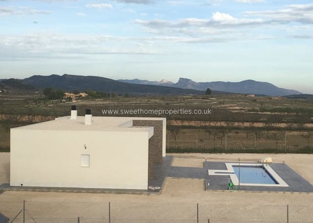 3 soverom Finca/Herregård til salgs i Pinoso med svømmebasseng - € 398 000 (Ref: 9861245)