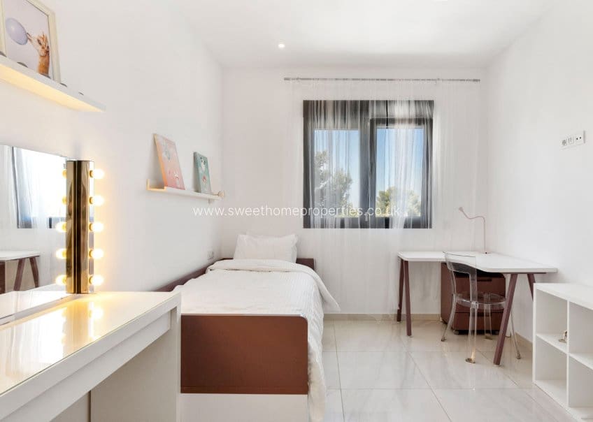 3 sypialnia Willa na sprzedaż w Villamartin - 325 000 € (Ref: 9889572)