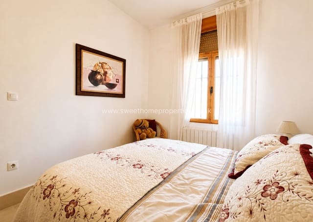 2 soveværelse Byhus til salg i La Romana - € 149.900 (Ref: 9889573)