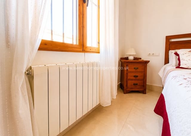 2 soveværelse Byhus til salg i La Romana - € 149.900 (Ref: 9889573)