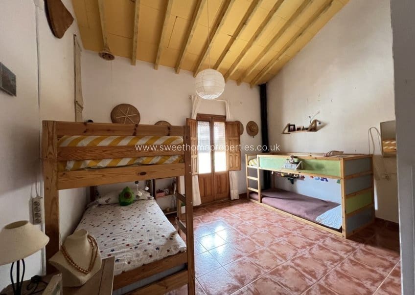 7 soverom Finca/Herregård til salgs i Pinoso med svømmebasseng - € 299 000 (Ref: 9893179)