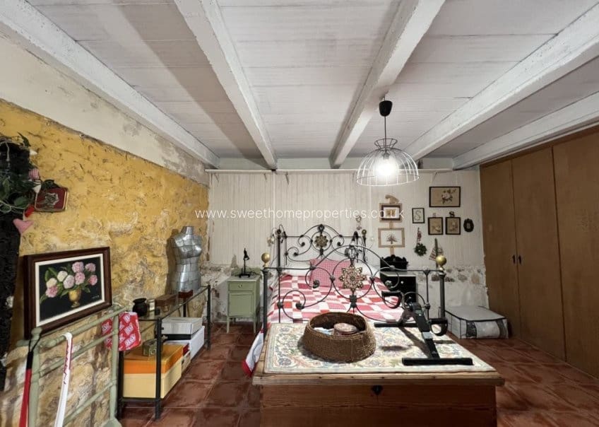7 soverom Finca/Herregård til salgs i Pinoso med svømmebasseng - € 299 000 (Ref: 9893179)