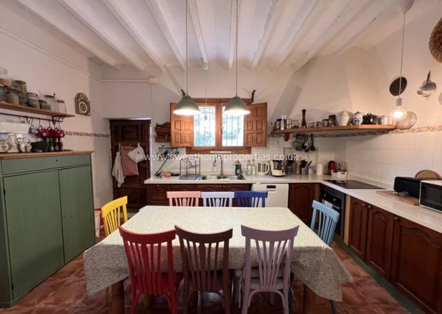 7 soverom Finca/Herregård til salgs i Pinoso med svømmebasseng - € 299 000 (Ref: 9893179)