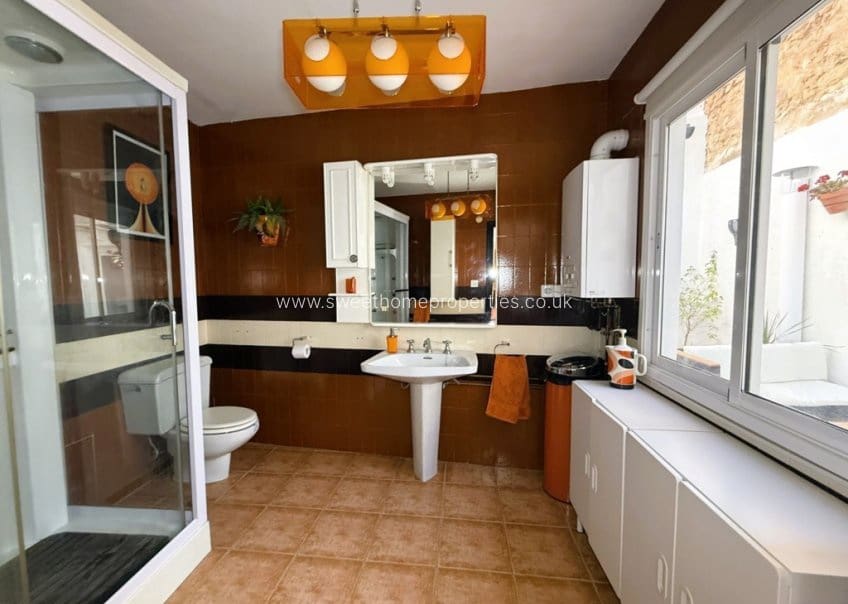 6 slaapkamer Huis te koop in Pinoso - € 325.000 (Ref: 9893180)