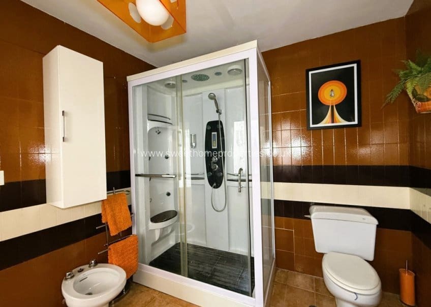 6 slaapkamer Huis te koop in Pinoso - € 325.000 (Ref: 9893180)