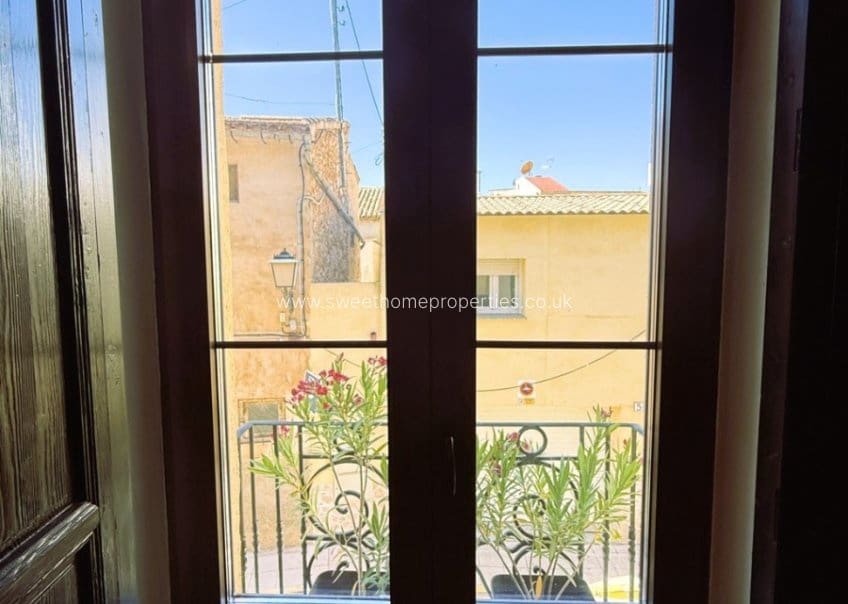 6 slaapkamer Huis te koop in Pinoso - € 325.000 (Ref: 9893180)