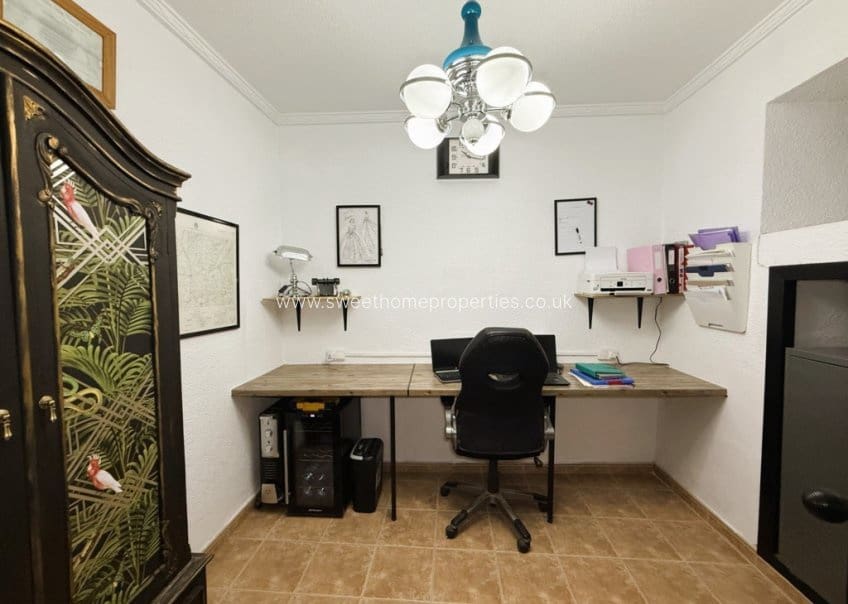 6 slaapkamer Huis te koop in Pinoso - € 325.000 (Ref: 9893180)