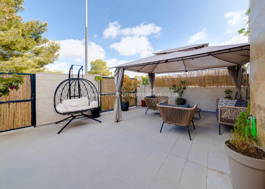 3 soverom Villa til salgs i Villamartin med svømmebasseng - € 325 000 (Ref: 9893182)